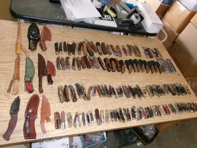 Lot of 135 Various Wood Handle Knives.