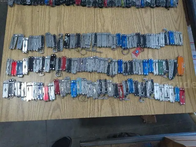 Lot of 100 Small Leatherman Multi-tools.
