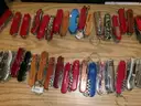 Lot of 200 Swiss Army Knives.