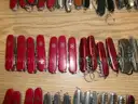 Lot of 200 Swiss Army Knives.