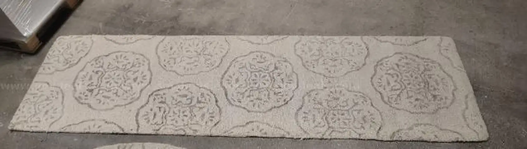 Lot of (1) Safavieh Bella Beige and Ivory 8' Runner Rug.