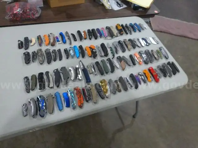 Lot of approx. (100) Single Blade Knives.