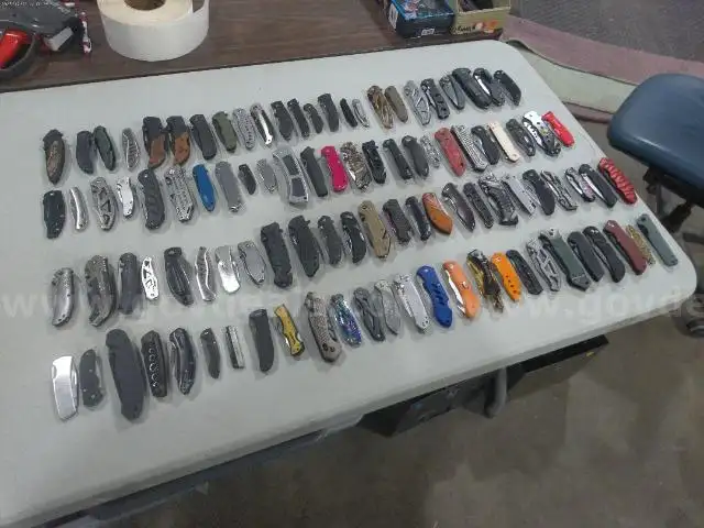 Lot of (100) Single Blade Knives.
