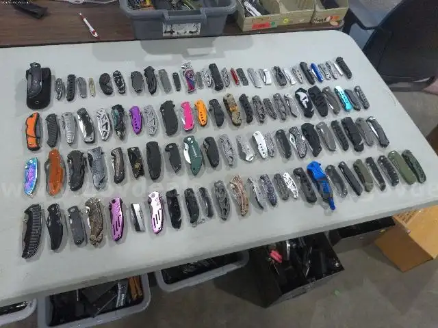 Lot of (100) Single Blade Knives.