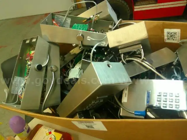 Lot of (30) Old Telephones.