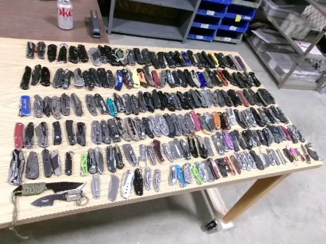 Lot of Approx. 200 Various Single Blade Knives.