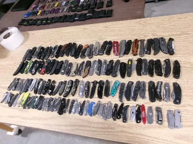 Lot of Approx. 120 Various Single Blade Knives.