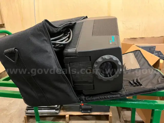 1 Infocus Life PRO 570LS Projector
