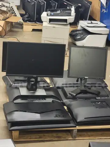 LOT OF 13 COMPUTER MONITOR