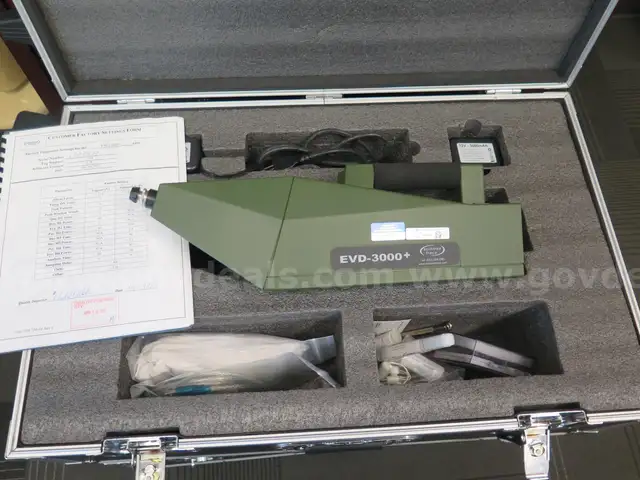 (2) Two - (LIKE NEW) VAPOR EXPLOSIVE DETECTOR HANDHELD UNIT - SCINTREX TRACE EVD-3000+