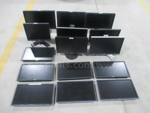 Dell Flat Panel Monitors (15 Items)