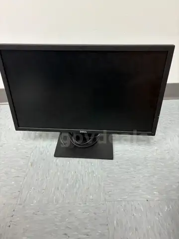 35 Pieces of Computer Equipment