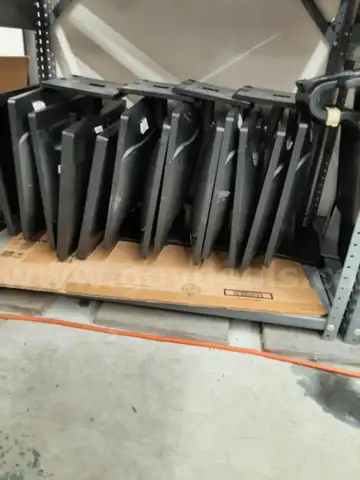 (15) monitors
