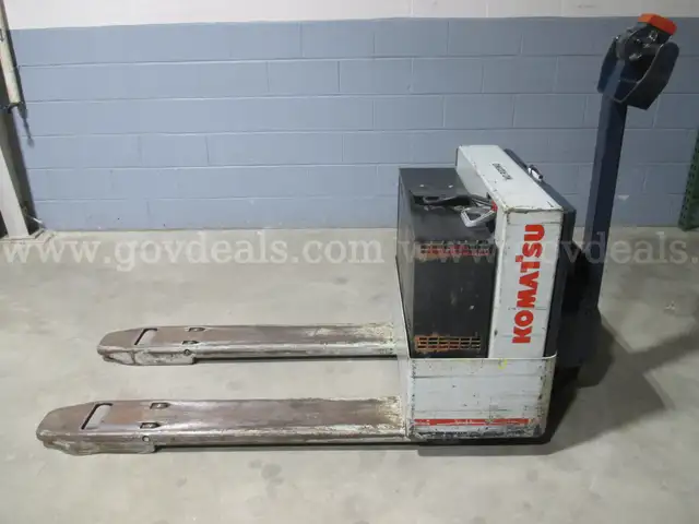 Komatsu Low Lift Pallet Truck  (1 Item)