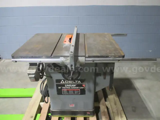Delta Tilting Arbor Saw  (1 Item)