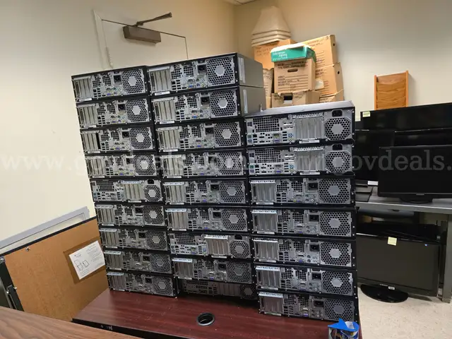 25 HP Desktop Workstations