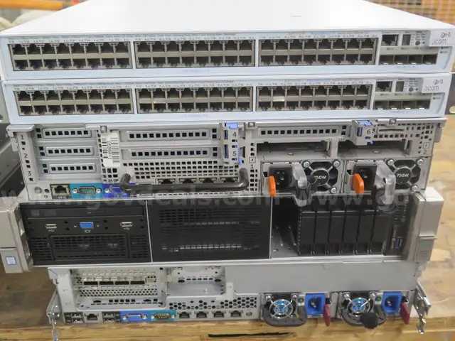 LOT OF 4 SERVERS AND 1 SWITCH