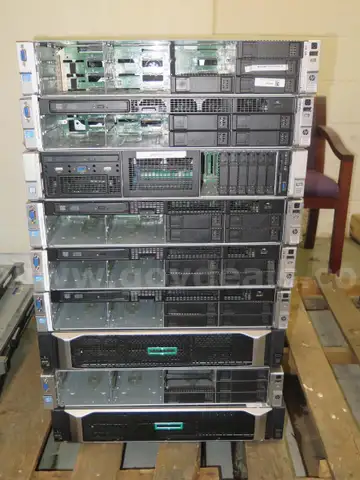 LOT OF 9 SERVERS - HP
