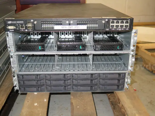 4 PIECES OF DATA AND SERVER EQUIPMENT