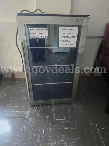 Summit Refrigerator Model SPR488BOS