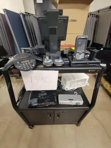 LOT OF 15 ITEMS ( RFID, HEADSET BASE, GPS, PROJECTOR, CONFERENCE PHONE)