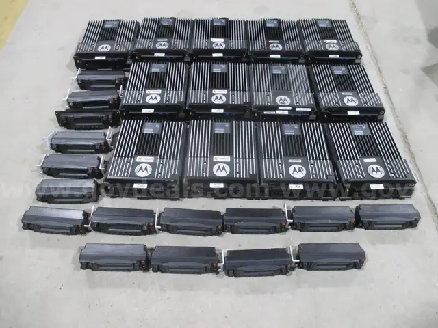 Motorola Mobile Radios & Control Heads  (29 Items)