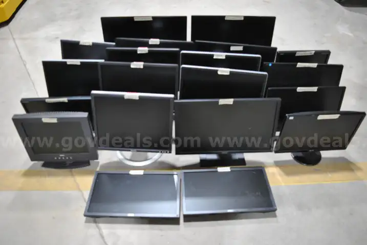 Flat Panel Monitors (20 Items)
