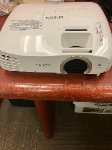 EPSON PROJECTOR (1)