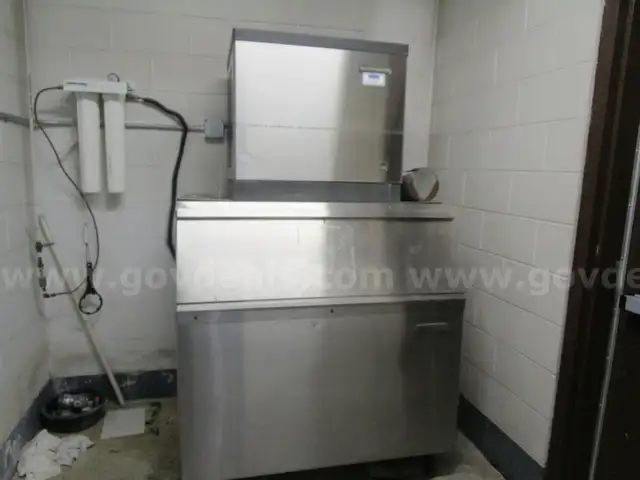 (1) SCOTSMAN ICE MACHINE, S/No.362411-05C, Model:	CME1056AS-3D