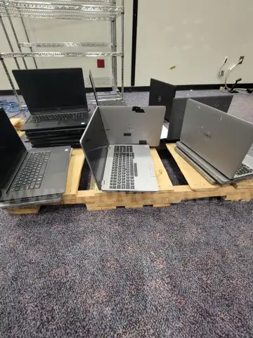 LOT OF 30 LAPTOPS