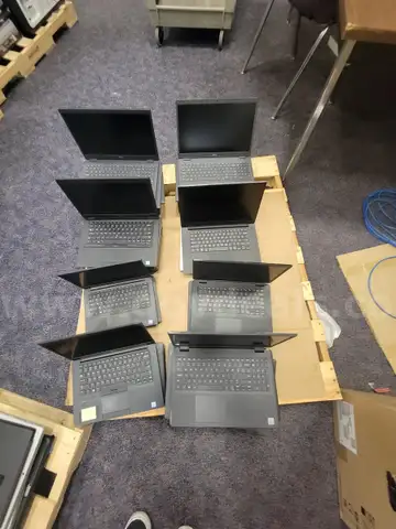 LOT OF 33 LAPTOPS