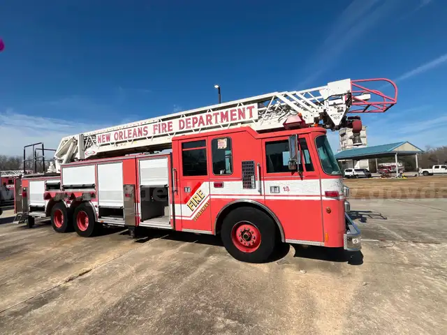 1999 Pierce Model Tilt Cab