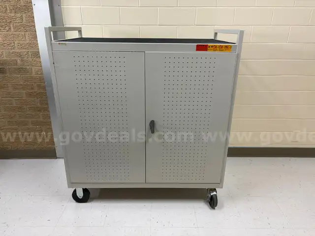 Bretford LAP30EBA-GM Laptop Charging Cart