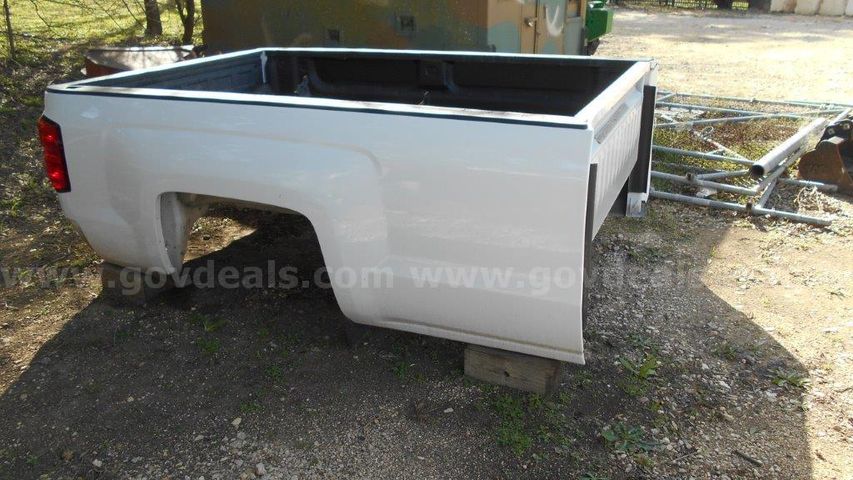 2018 Chevrolet Silverado 2500 8' Bed with Bumper and Hitch | AllSurplus