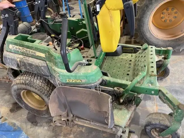 John Deere Zero Turn Mower