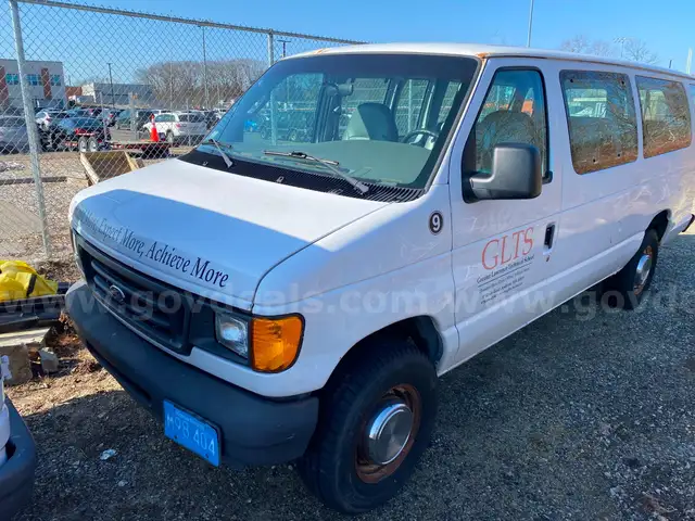 2004 Ford Econoline ***See Video***