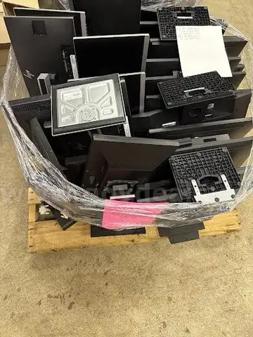 Assorted LCD Monitors, Qty 27