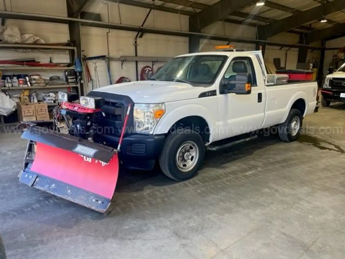 2015 Ford F-250 SD w/ Snow Plow and Spreader | GovDeals