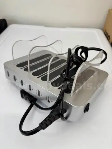 Poweroni  USB Charging Station Dock
