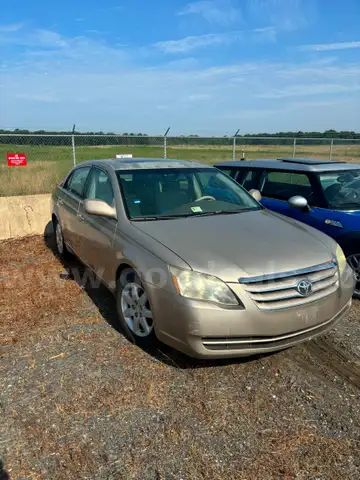 2006 Toyota Avalon XL Abandoned Vehicle (NO KEYS)