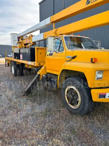 1992 Ford F800F K84 Bucket Truck  (LOW MILEAGE)