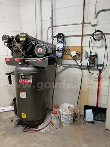 NAPA Air Compressor