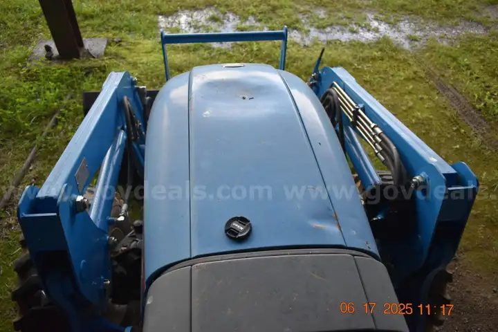 2016 LS MTron Tractor