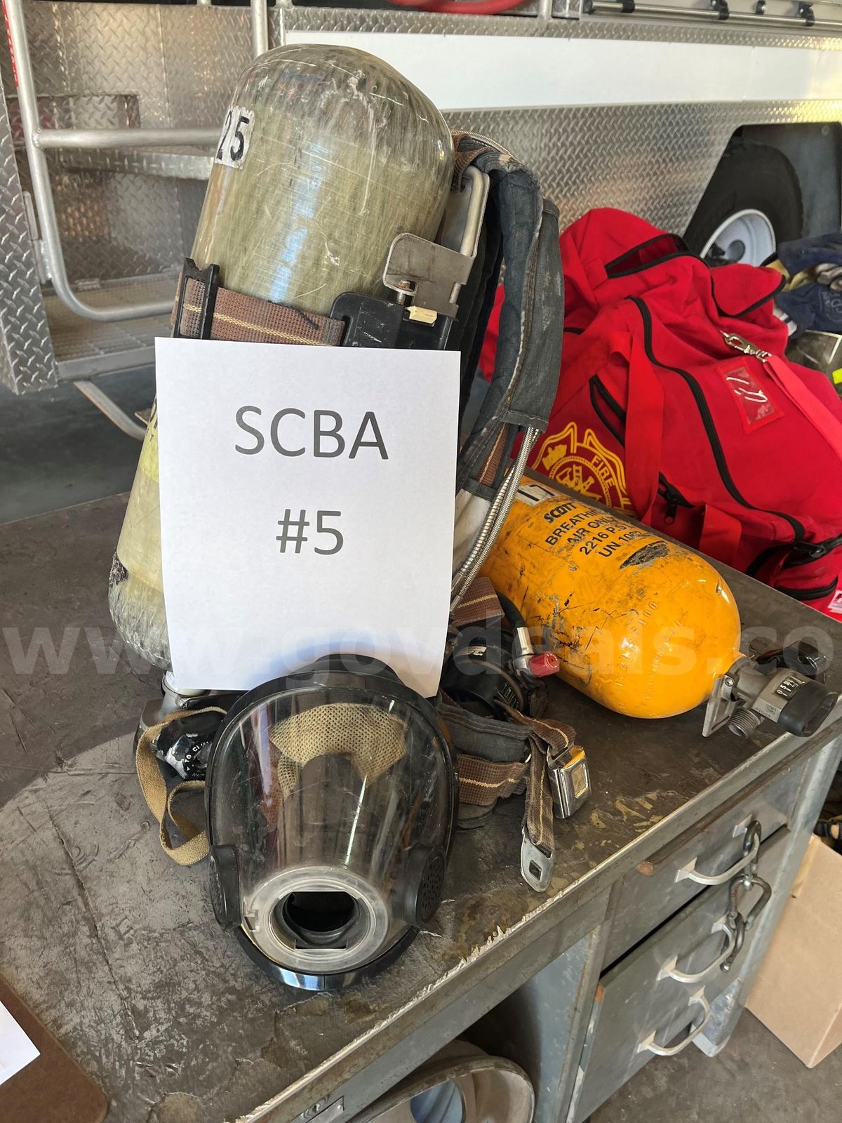 SCBA - LOT #5 - SCOTT AIRPACK 2.2 (2002 EDITION) 2216 | AllSurplus