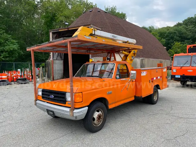 1988 Ford F-350 Bucket Truck