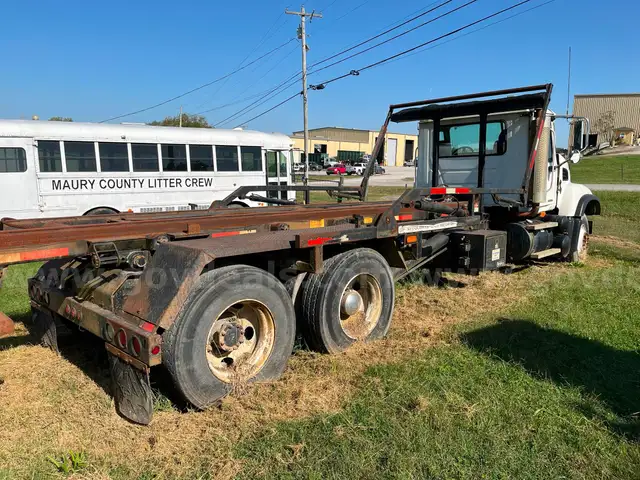 2007 MACK ROLL OFF TRUCK