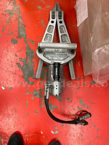 Amkus Hydraulic Spreaders