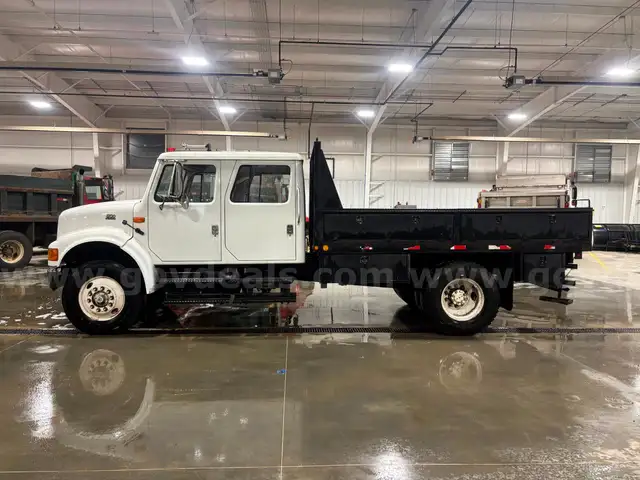 1999 International 4700 Crew Cab Utility Style TRUCK
