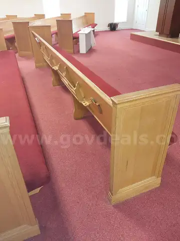 22 11&#x27; Church Pews
