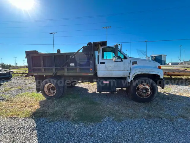 2001 GMC C6500 DUMP TRUCK